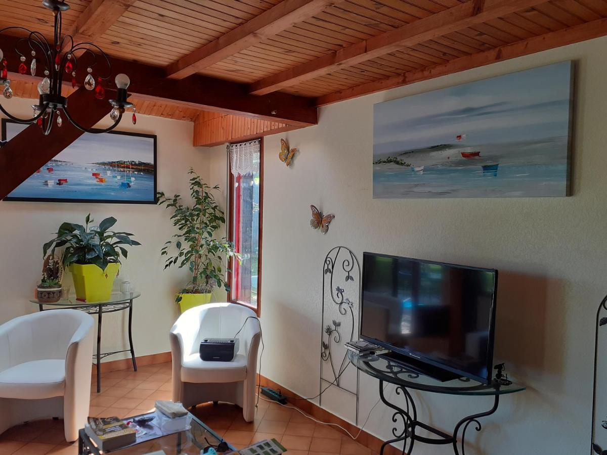 Bed and Breakfast Chez Christine Noyal-Pontivy Exterior foto